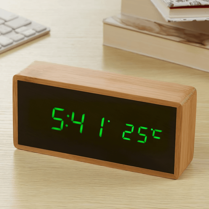 Skanto | ECOCLOCK – Bamboo LED Vekkerklokke med Tid og Temperaturvisning