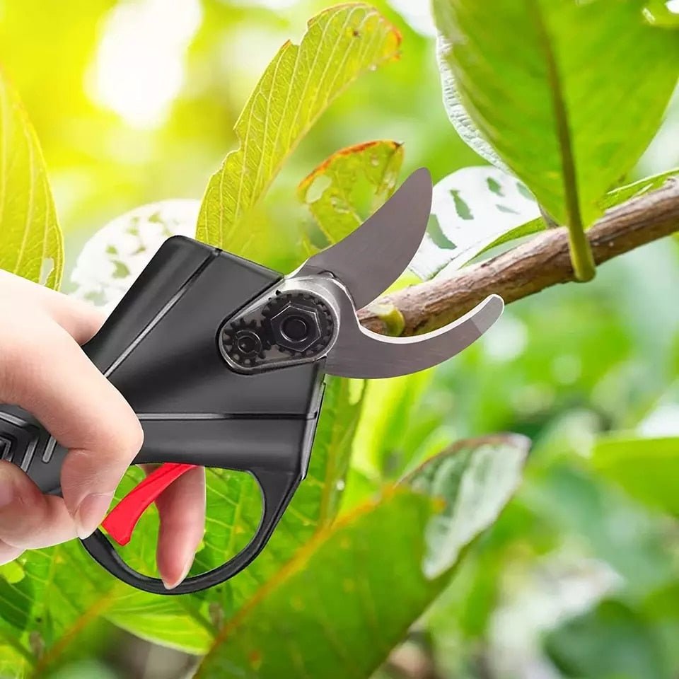 BRANCHMASTER Quick – Hocheffizienter Akku-Gartenschneider für präzises Beschneiden