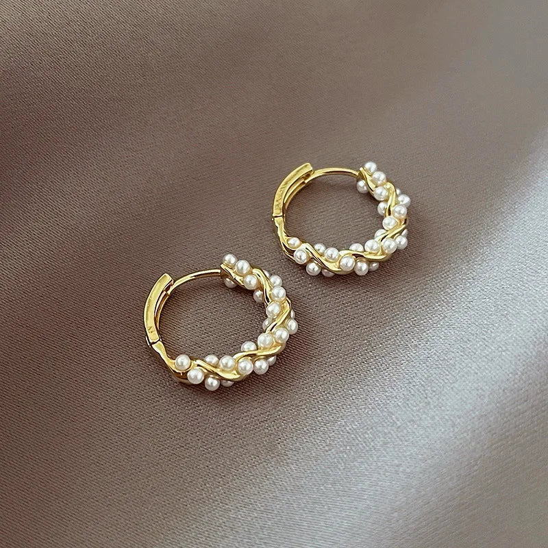 Skanto | Elegant Perle Hoop Øredobber