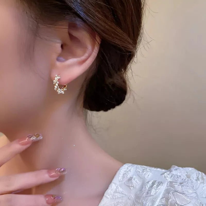 Skanto | Elegant Perle Hoop Øredobber