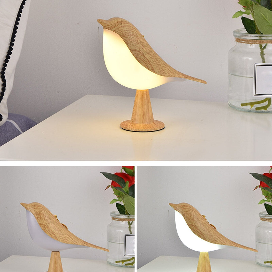 Skanto | Bordlampe med fugldesign i trelook