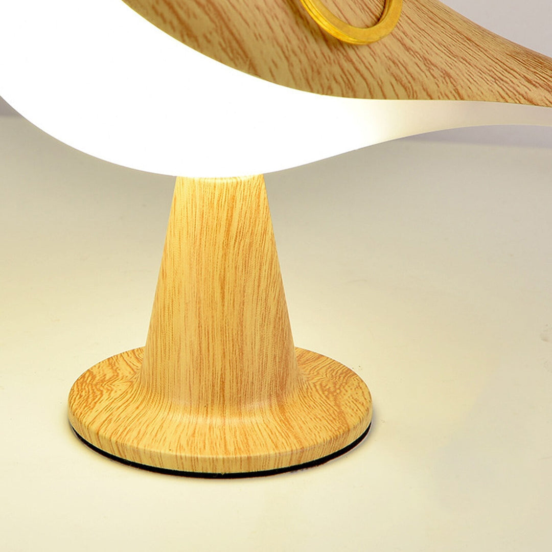 Skanto | Bordlampe med fugldesign i trelook