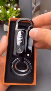 Skanto | Multifunksjonell nøkkelring lighter