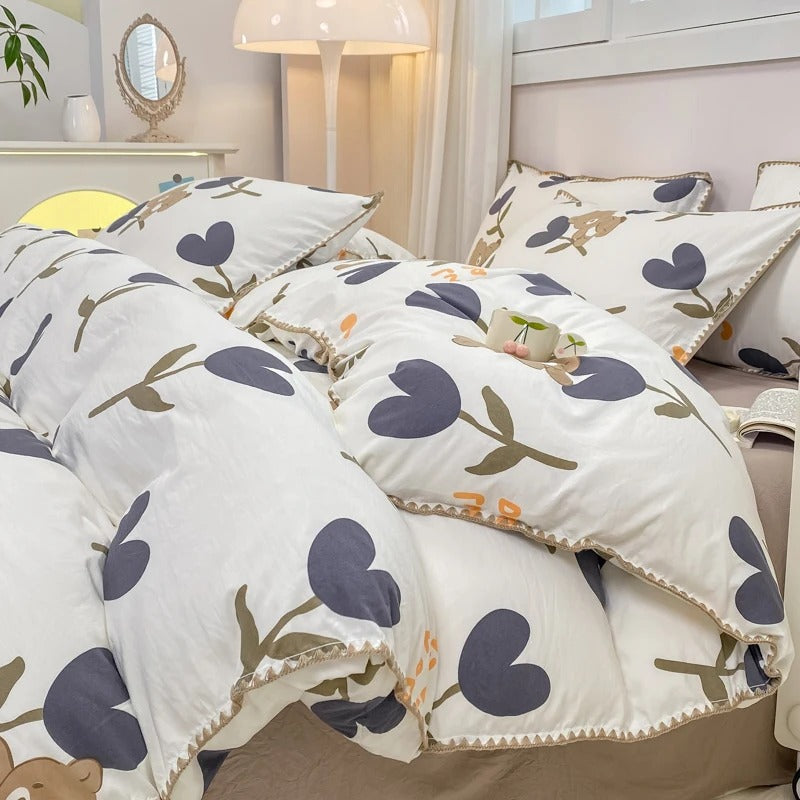 Skanto | Blossom & Berry Drøm Sengetøy Sett 4pcs Blomster Dynebeskytter