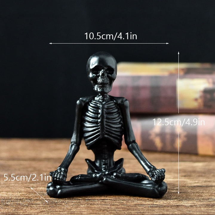 Skanto | Halloween Figurfigur – Harpiks Ornament i Vintage Hvit eller Svart