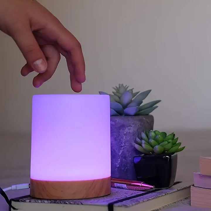 Skanto | Dimbar LED Nattlampe med Modern Design og Fargeforandring