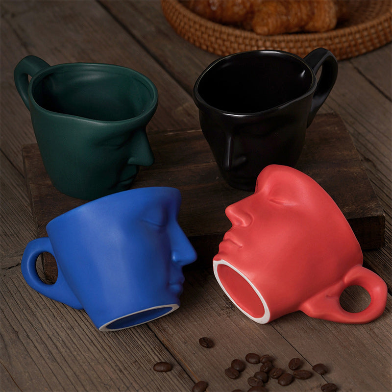 Skanto | Metal Touching Face Creative Ceramic Kiss Kaffekopp, Kunstnerisk Vibe Krus & Tallerken Sett