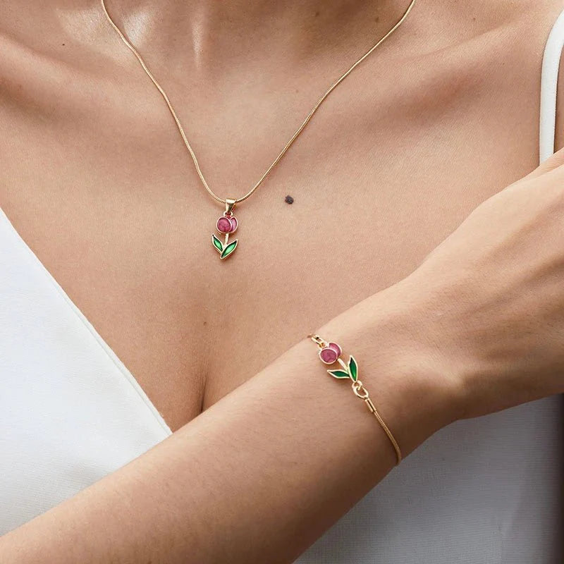 Skanto | Feminine Floral Tulip Armbånd og Halskjede Sett