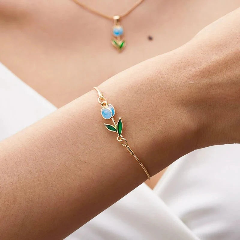 Skanto | Feminine Floral Tulip Armbånd og Halskjede Sett