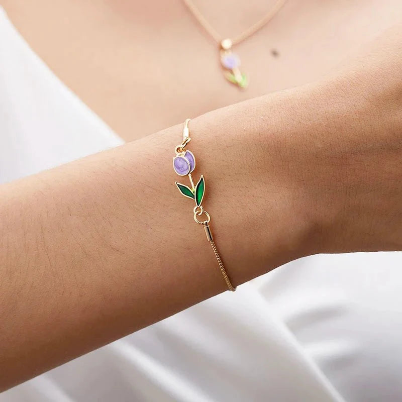 Skanto | Feminine Floral Tulip Armbånd og Halskjede Sett
