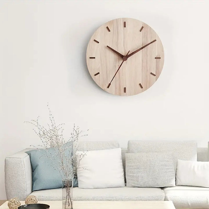 Minimalistisk estetisk veggklokke laget av tre Skanto