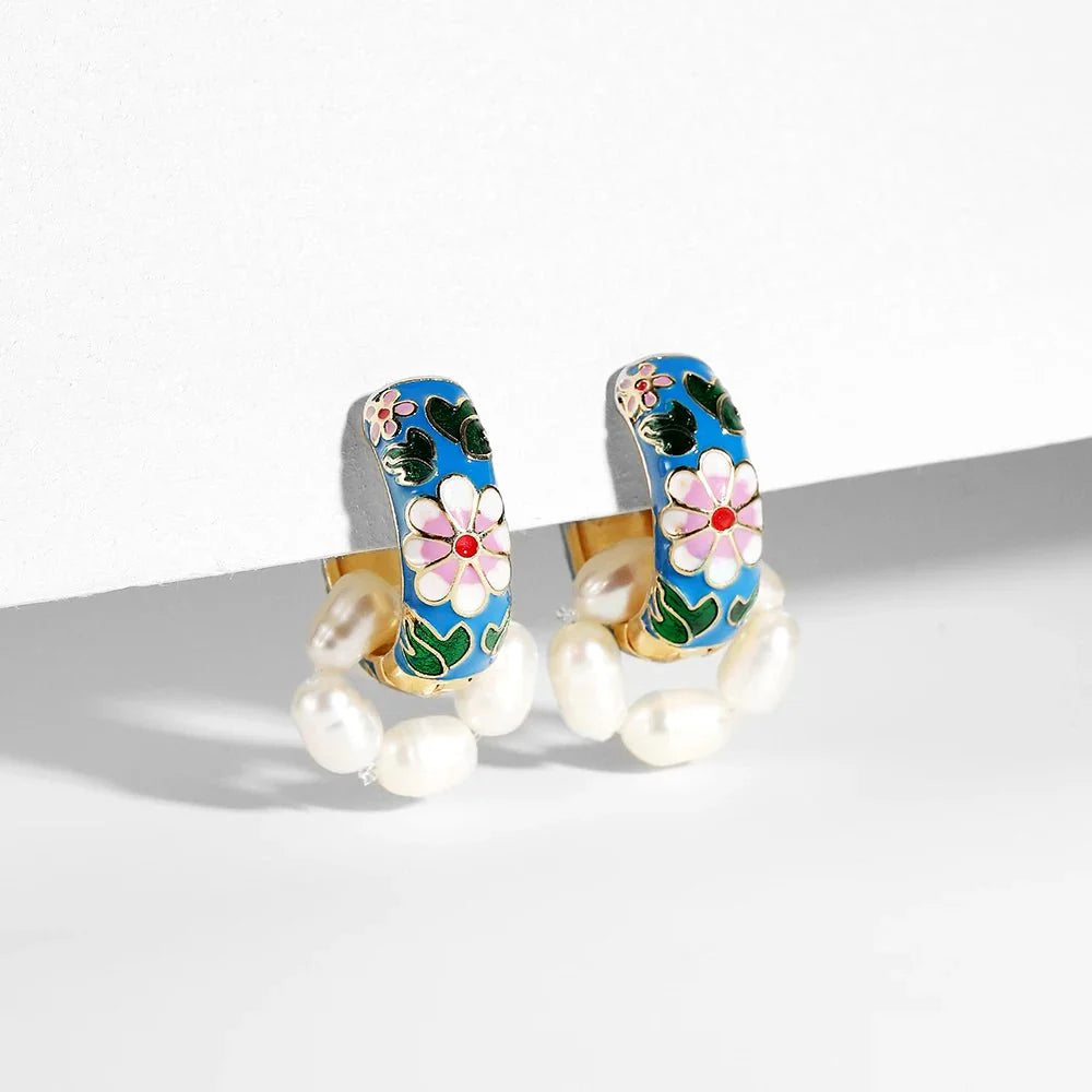 Skanto | Floral Elegance Perle Emalje Hoops Øredobber