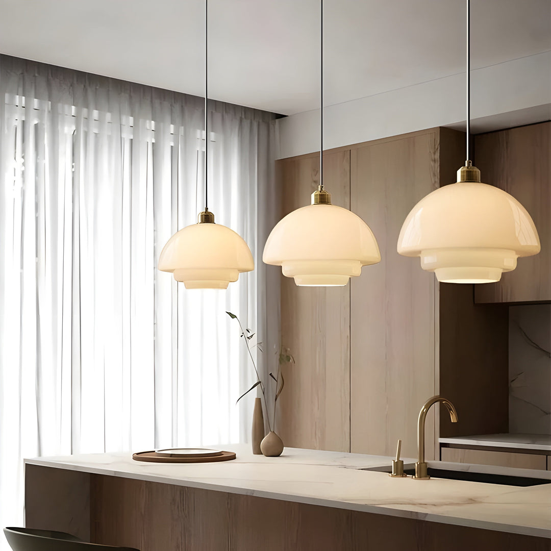 AuraBeam Light – Minimalist elfenbensfarget LED pendellampe laget av glass | Skanto
