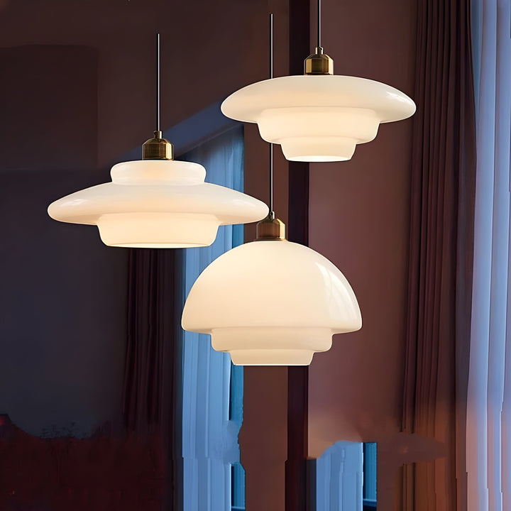 AuraBeam Light – Minimalist elfenbensfarget LED pendellampe laget av glass | Skanto