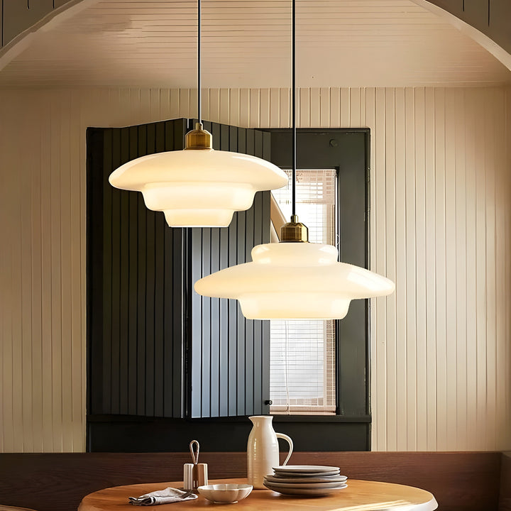 AuraBeam Light – Minimalist elfenbensfarget LED pendellampe laget av glass | Skanto
