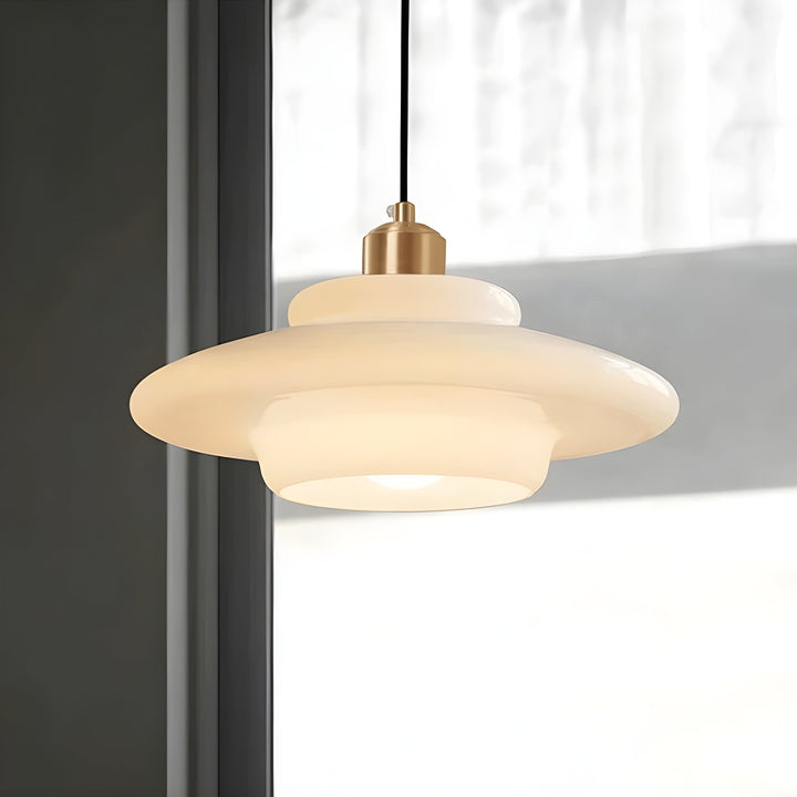 AuraBeam Light – Minimalist elfenbensfarget LED pendellampe laget av glass | Skanto