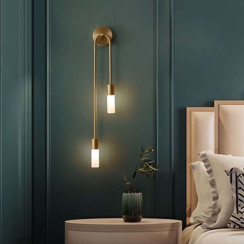 Skanto | Moderne Gull Vegglampe – Dobbelt Frostet Glass Lys