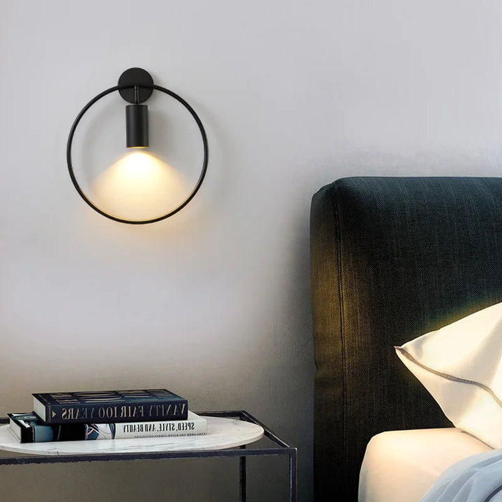 FlammeStylée – Gylden Vegglampe for Elegant Atmosfære Skanto