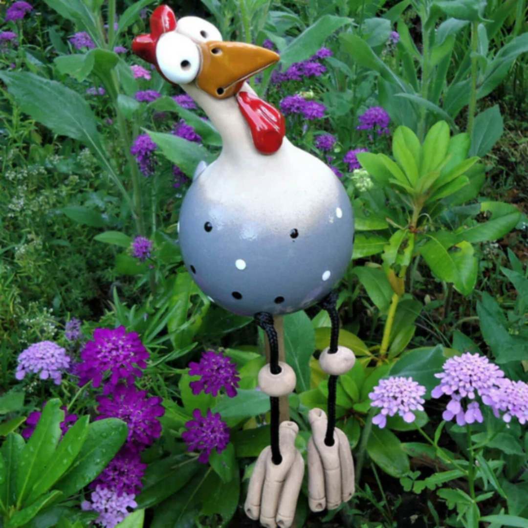 Happy Chicken – Lekent Hagedekorasjon for Utendørs Skanto