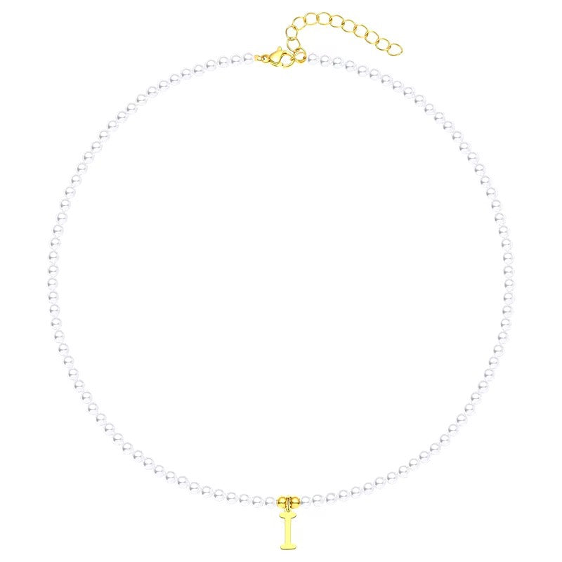 Skanto | Elegant gullbelagt perle bokstav initial halskjede