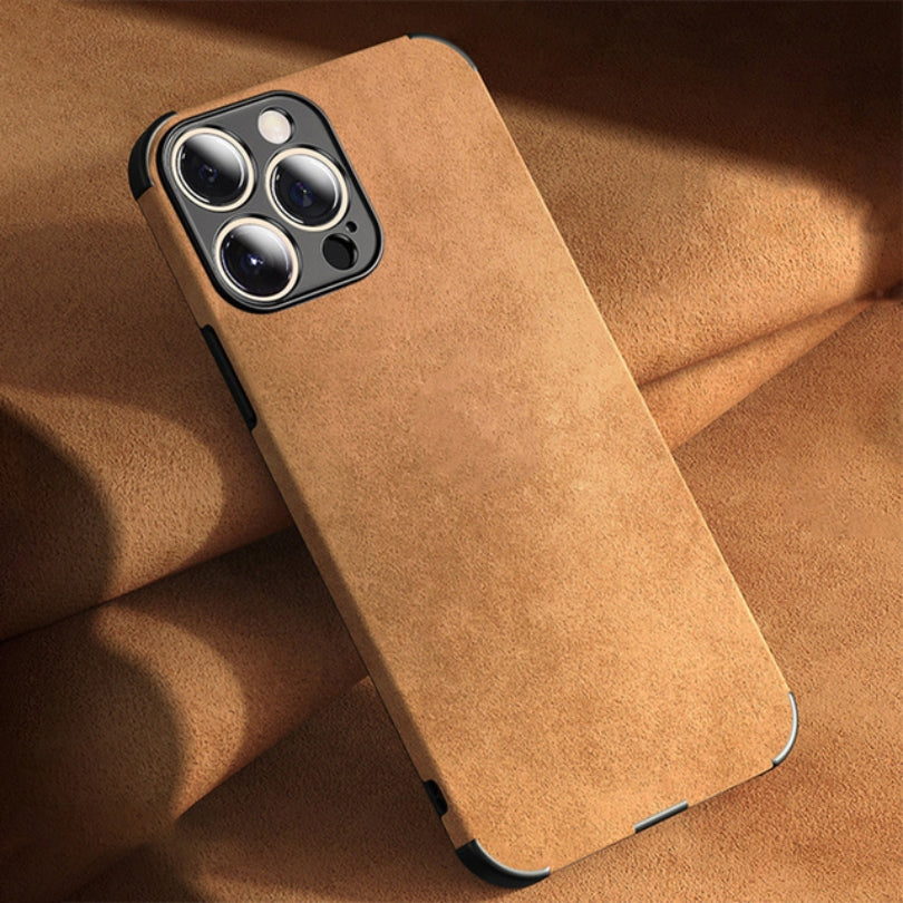 Skanto | Alcantara-look iPhone Deksel – Elegant beskyttelse for enheten din