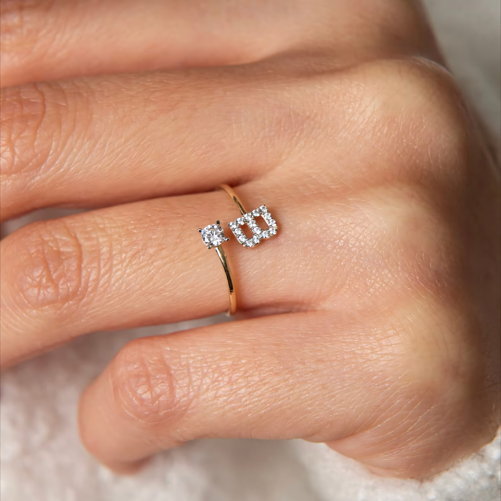 Skanto | Justerbar Delikat Diamant Bokstav Initial Ring