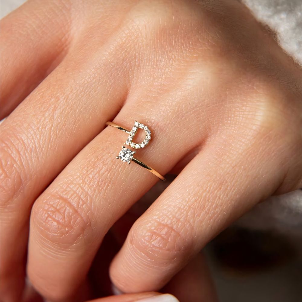 Skanto | Justerbar Delikat Diamant Bokstav Initial Ring