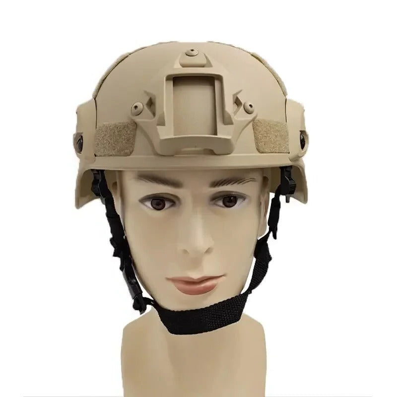 Outdoor-Taktikhelm für das Trening