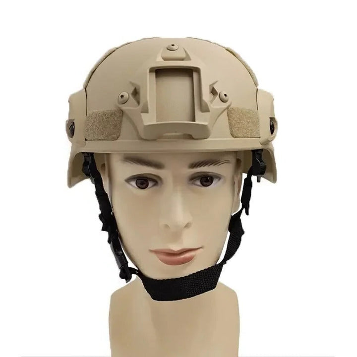 Outdoor-Taktikhelm für das Trening