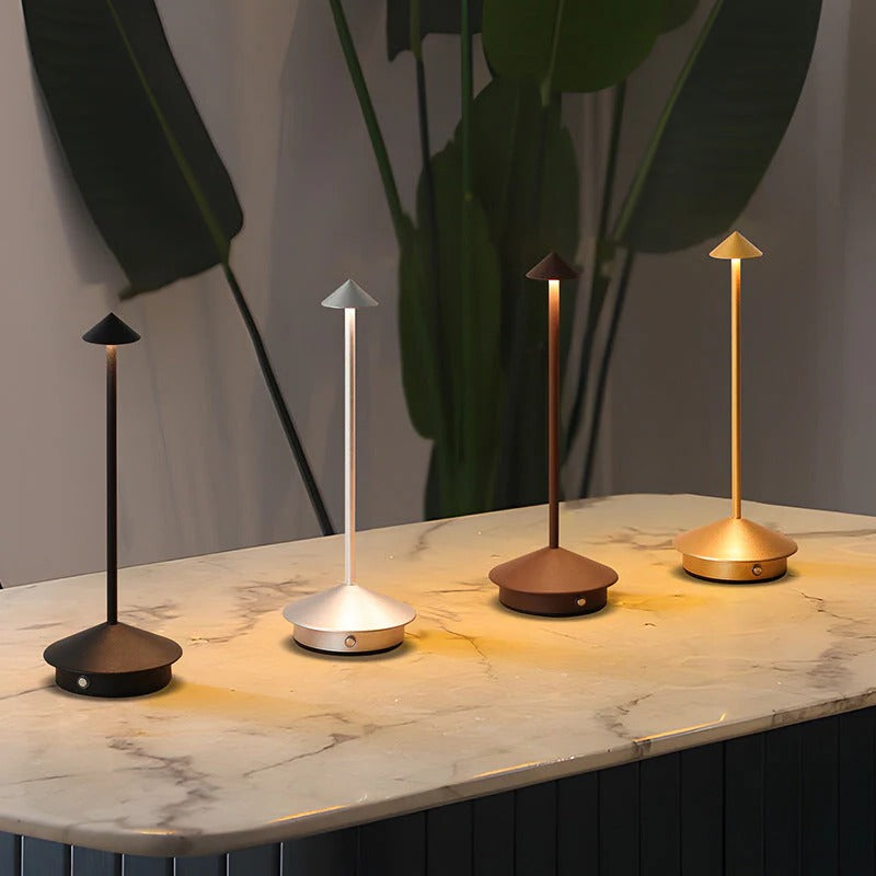 Skanto | LumiGlow Trådlampe med LED Bordlampe Elegant & Moderne Design