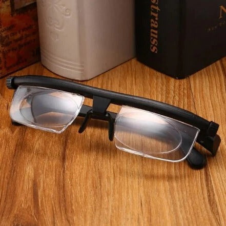 Skanto | Adaptive Focus Glasses – Justerbar syn for nær og fjern