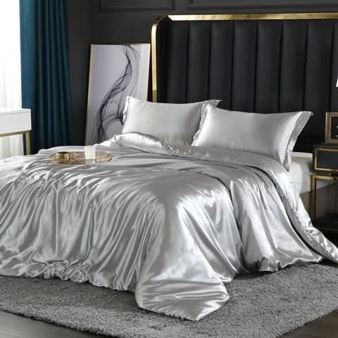 Skanto | Silk Satin 4-Delt Sengetøysett med Dynecover