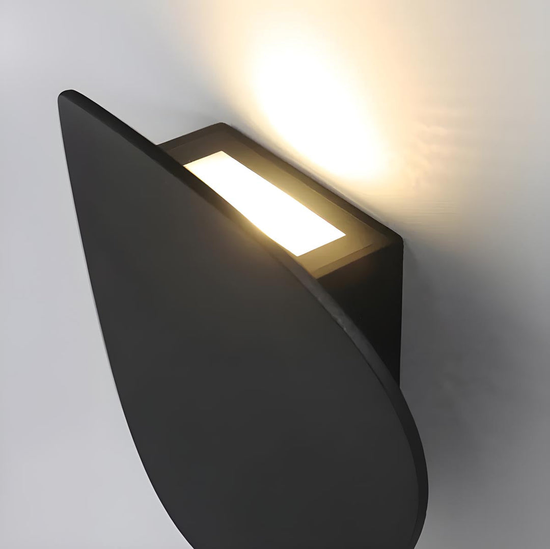 DuskGlow - Elegant Vegglampe for Atmosfærisk Belysning Skanto