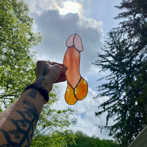 Skanto | Morsom solfanger laget av fargerik glass Penis