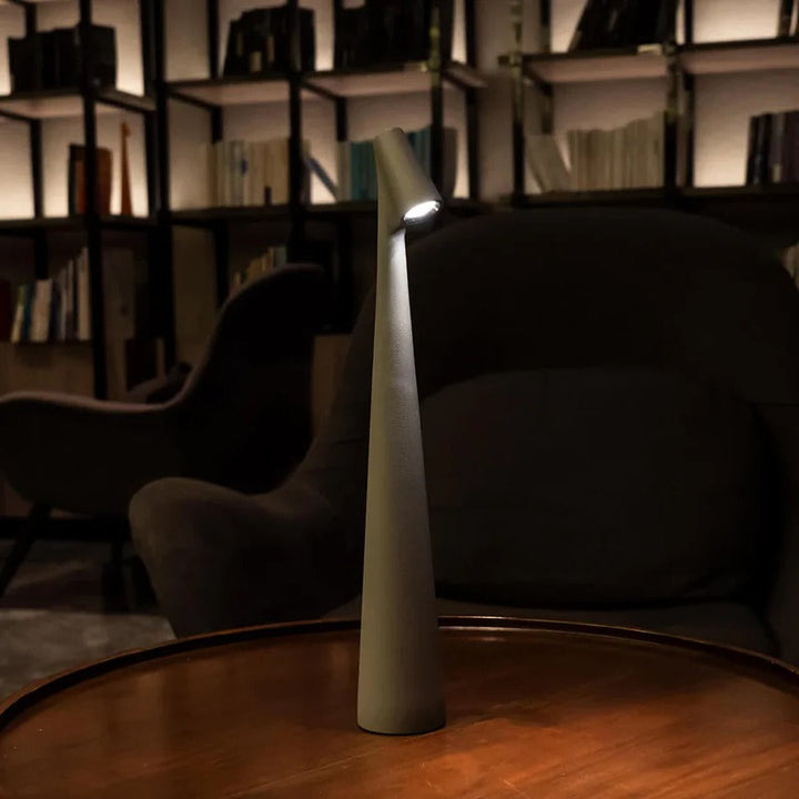 Skanto | Minimalistisk Design Bordlampe