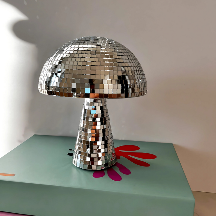 Skanto | Metallisk Disco Bordlampe Soppdesign
