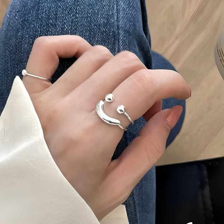 Skanto | SmiliRing: Et Smil på Fingertuppene