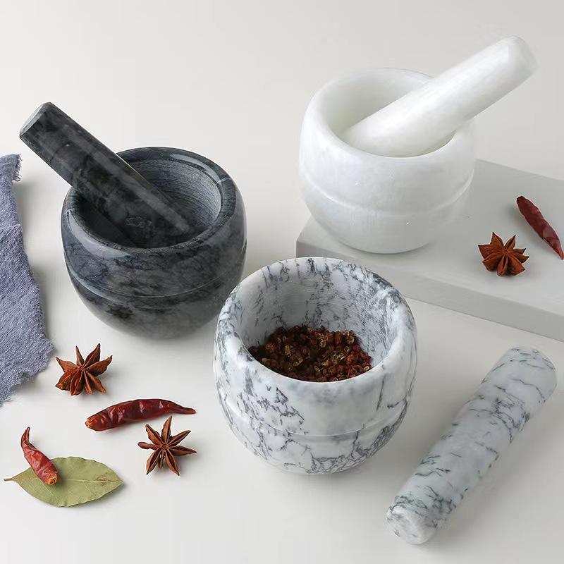Skanto | Marmor Morter og Støter;  
Størrelse: 13*13*9cm;  
Støter: R5*15cm;