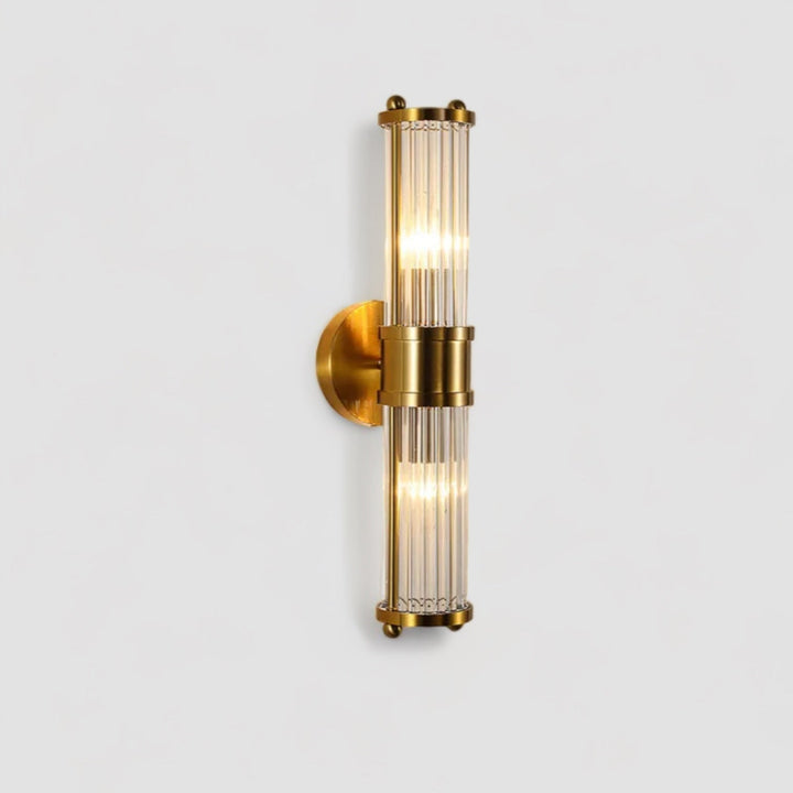 Skanto | BrilluxGlow – Stilig Krystall- og Messing Vegglampe