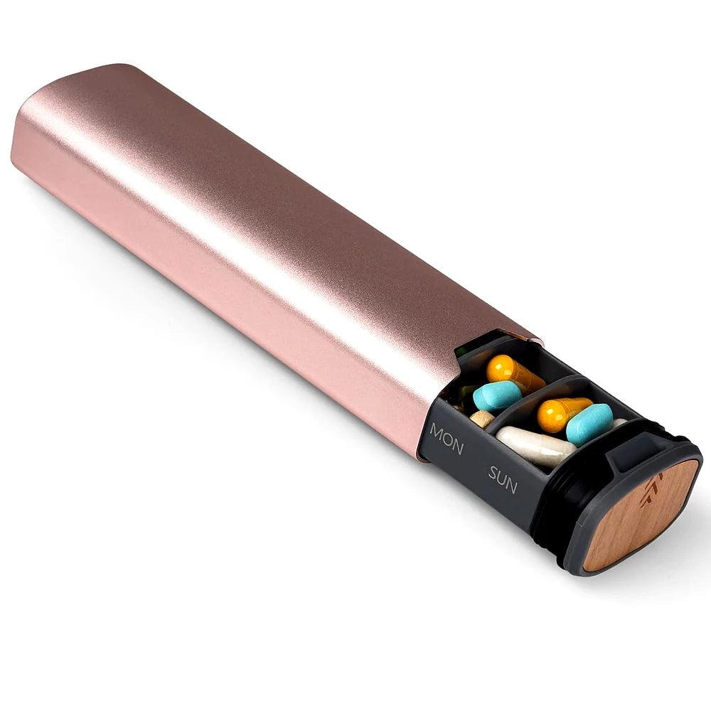 Skanto | Ukentlig pilleorganisator | Premium aluminium- og tredesign for hjem, kontor og reise