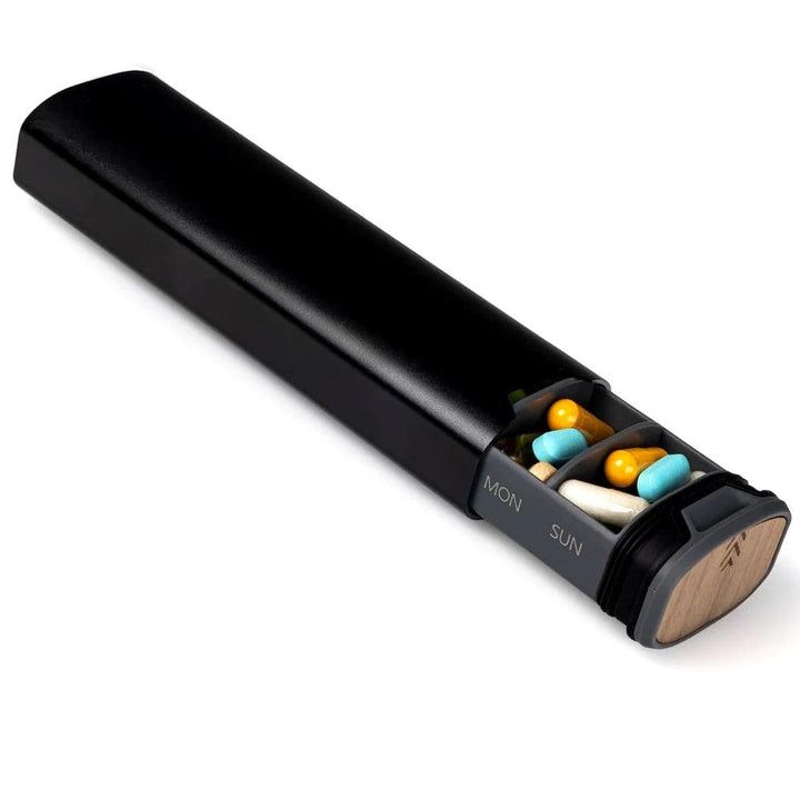 Skanto | MediEase Ukentlig Pilleorganisator – Elegant Tre- og Aluminiumspilleboks