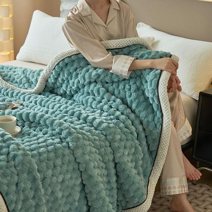 Skanto | DELLA - Cozy Cloud Blanket