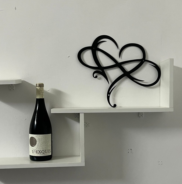 Skanto | InfinityHeart Veggdekorasjon – Jern Veggskulptur med Symbol på Evig Kjærlighet