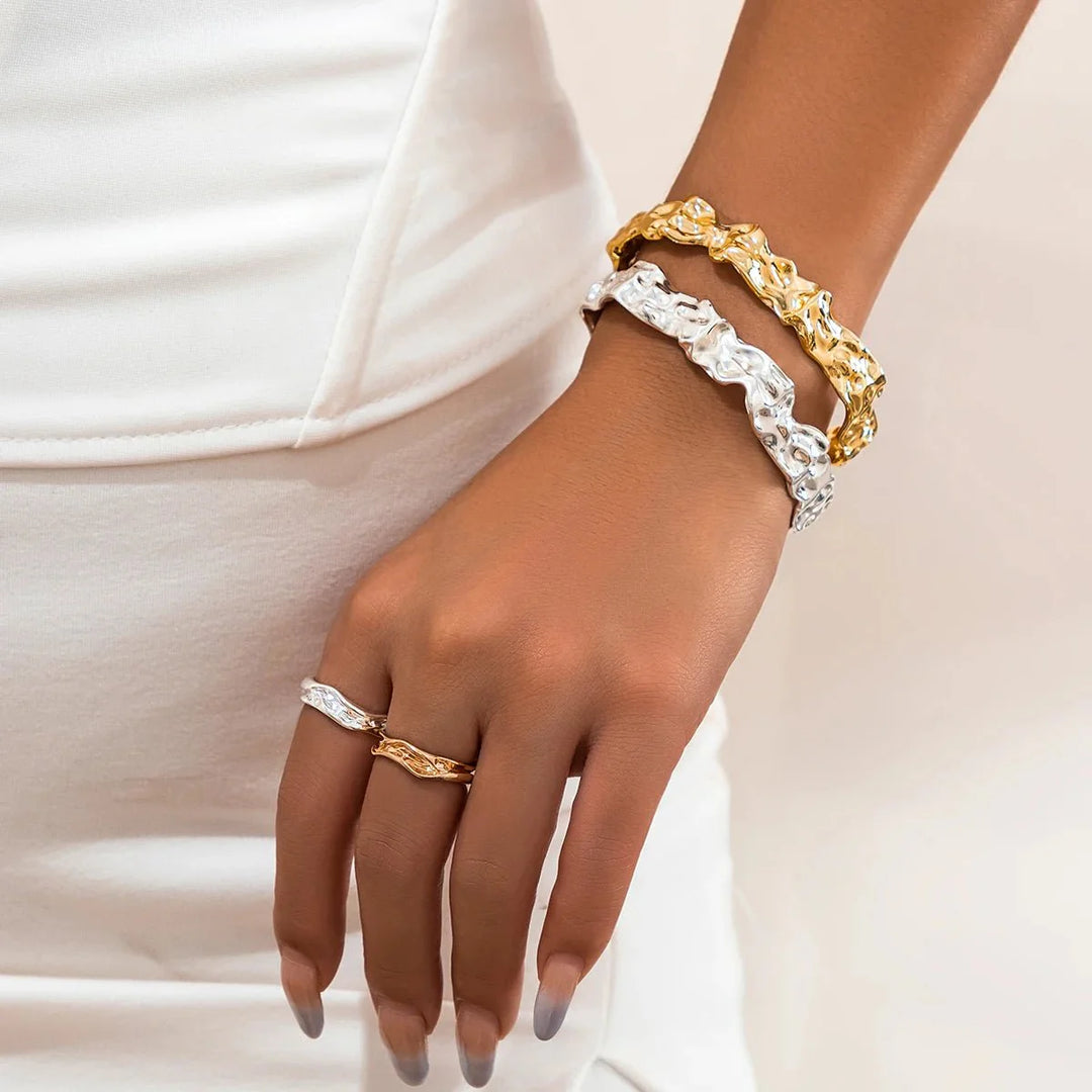 Skanto | Uregelmessig Smuldret Teksturert Bangle Armbånd