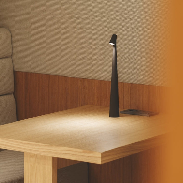 Skanto | Skulpturerende bordlampe
