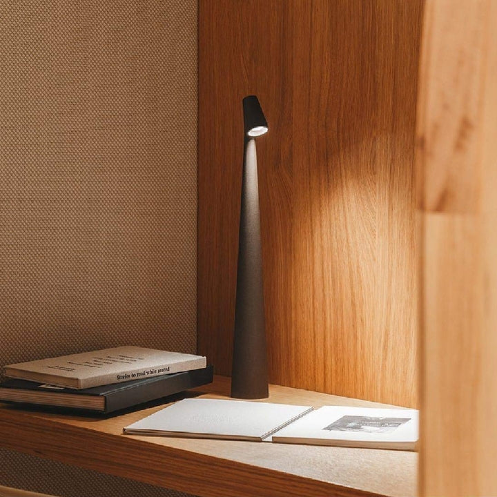 Skanto | Skulpturerende bordlampe