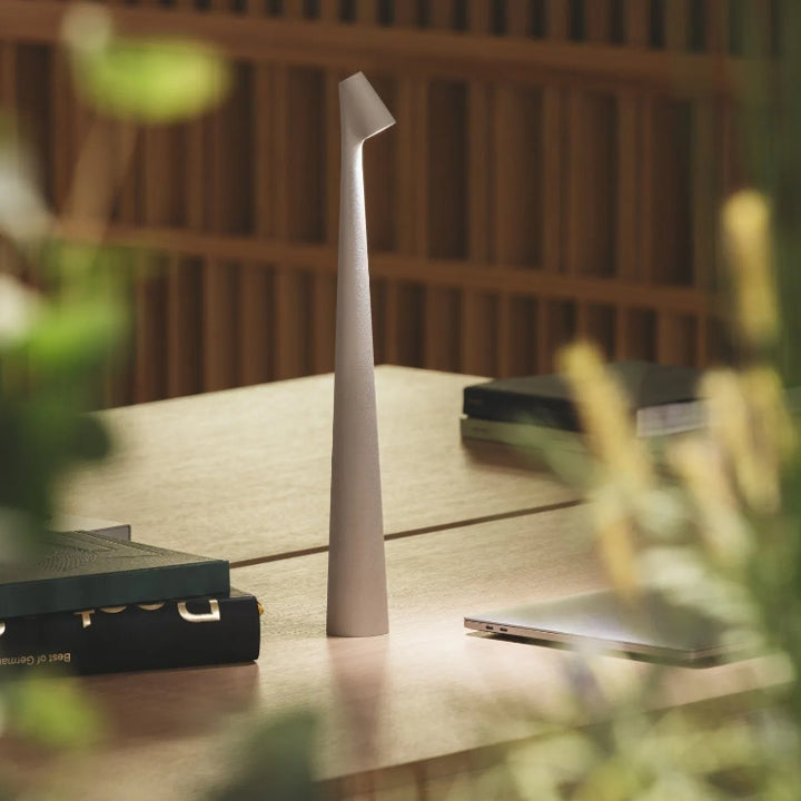 Skanto | Skulpturerende bordlampe