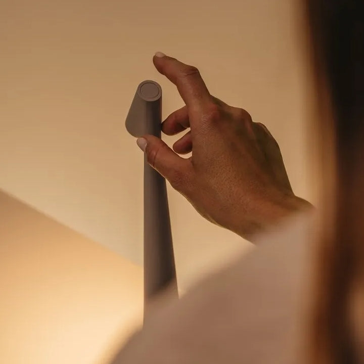 Skanto | Skulpturerende bordlampe