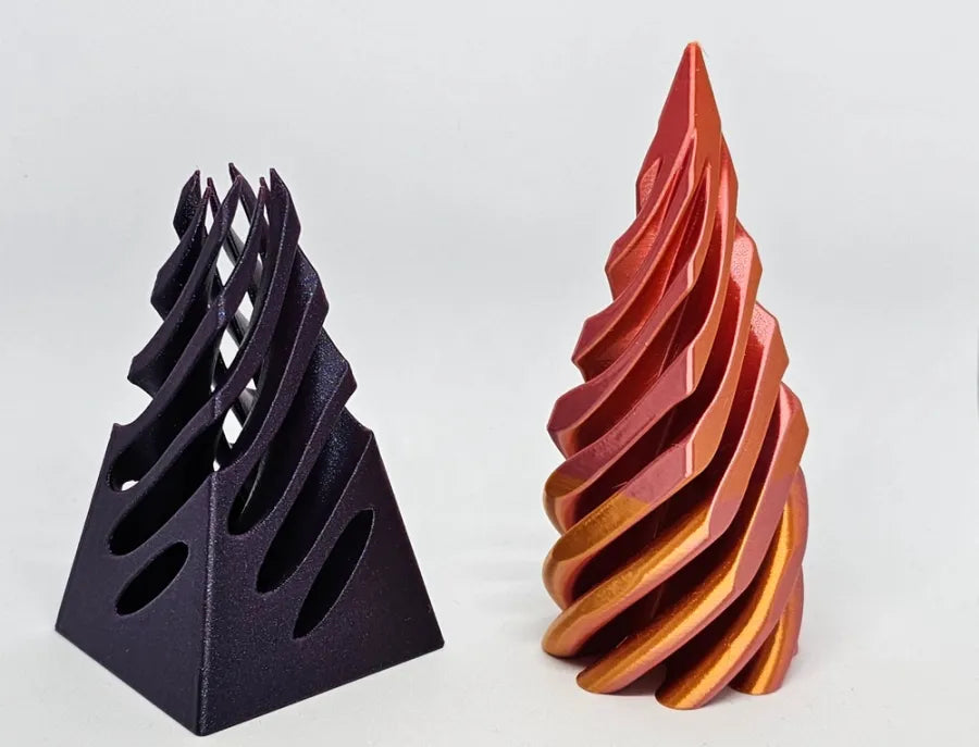 Umulig pyramide passasje skulptur | Skanto