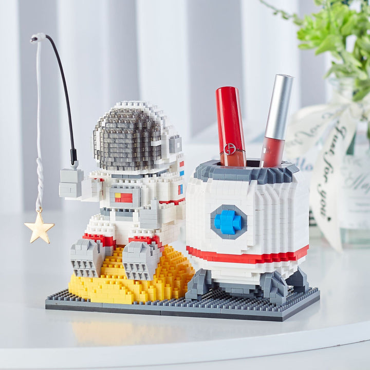 Skanto | Astronaut På Månen Pennholder Nano Byggeklosser
